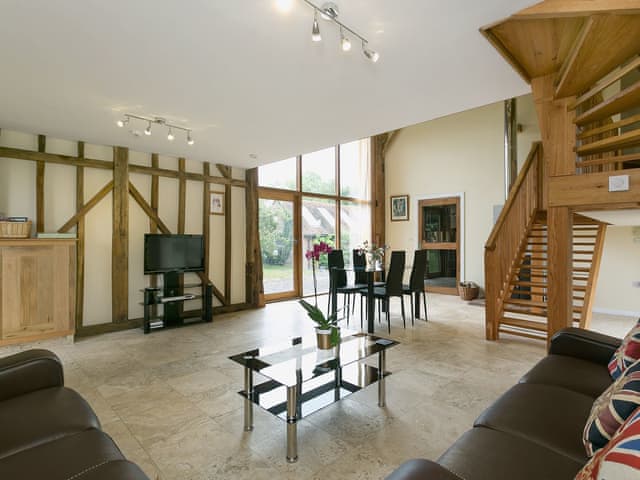 Living room/dining room | Chilsham Barn, Herstmonceux, nr. Hailsham