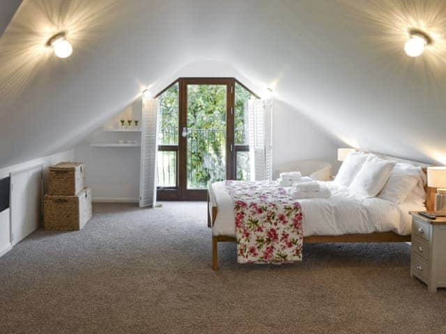 Large master bedroom | The Old Smithy, Penelewey, near Truro