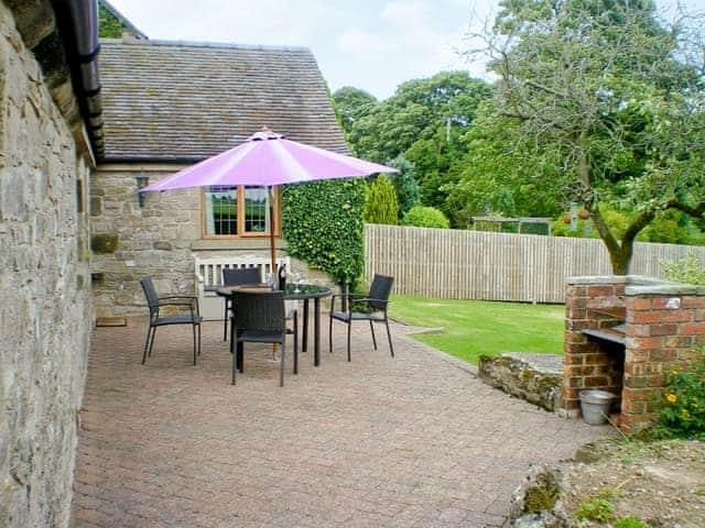 Sitting-out-area | Meadowside Cottage, Calton Moor, nr. Ashbourne