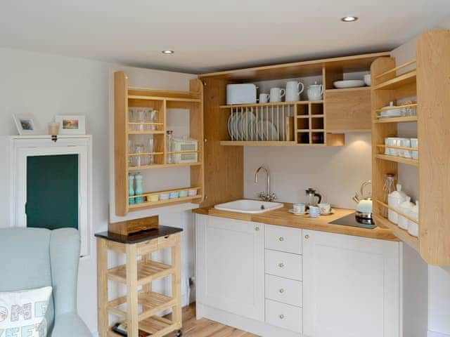 Open plan living/dining room/kitchen | Little Willows, Naphill, nr. Princes Risborough