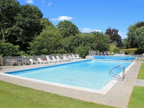 Outdoor swimming pool | Tuckenhay Mill - Bow Creek, between Dartmouth and Totnes