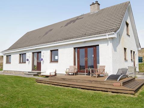 Attractive holiday property with decked patio | Roangorm, Achiltibuie