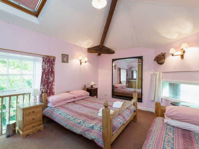 Triple bedroom | Clusters Chapel, Belper