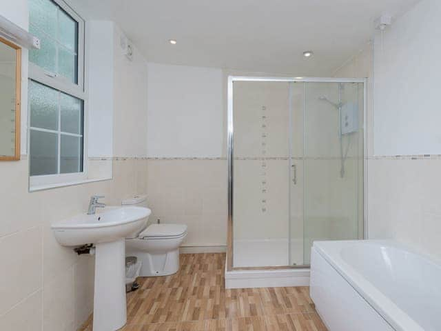 Bathroom | Clusters Chapel, Belper