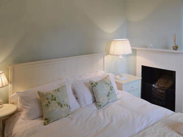 Double bedroom | Starry Cottage, Bakewell