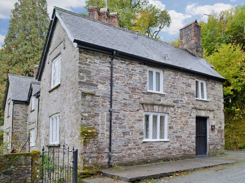 Cotehele Estate Mill Cottage In Cotehele Near Callington
