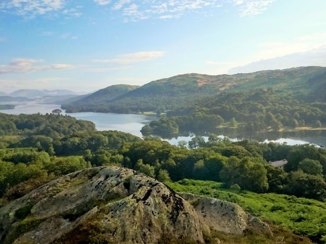  View a 10 minute walk above Lake Bank Lodge