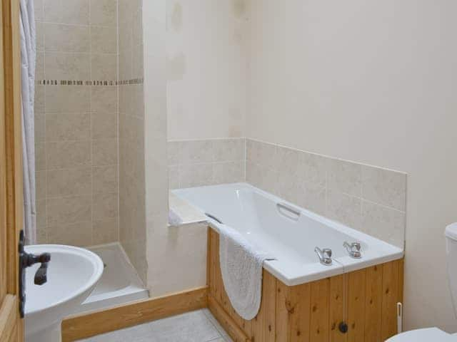 Bathroom | North Moor Farm Cottages - Jenny Wren, Flamborough