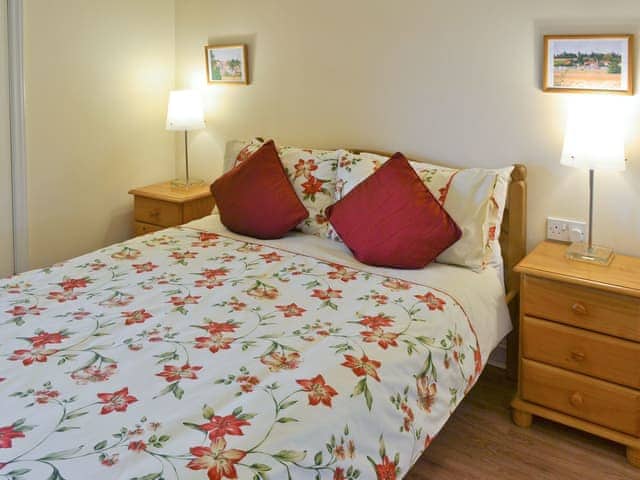 Double bedroom| Linley Farm Cottages - Meadow View Cottage, St Osyth