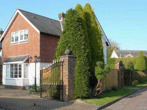 Exterior | Laurel Cottage, Sway, near Lymington