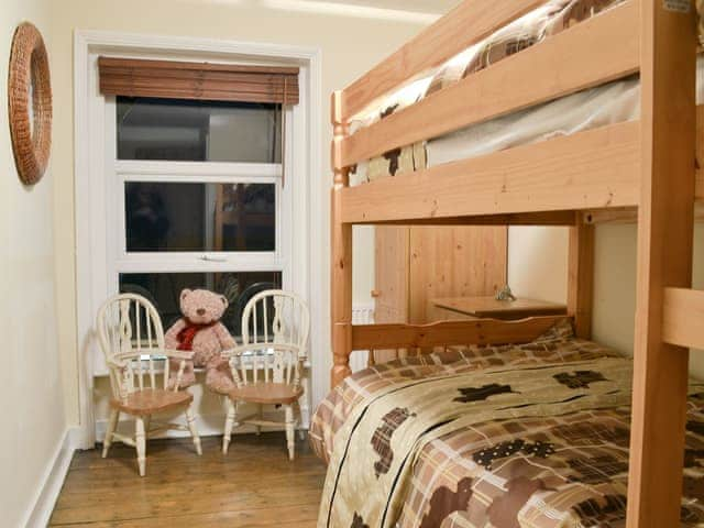 Bedroom with bunk beds | Chestney House - Chestney House & The Hayloft, Hunstanton