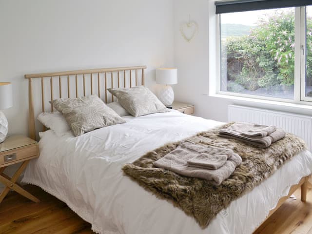 Spacious master bedroom | The Seashells, Brancaster Staithe, near Hunstanton