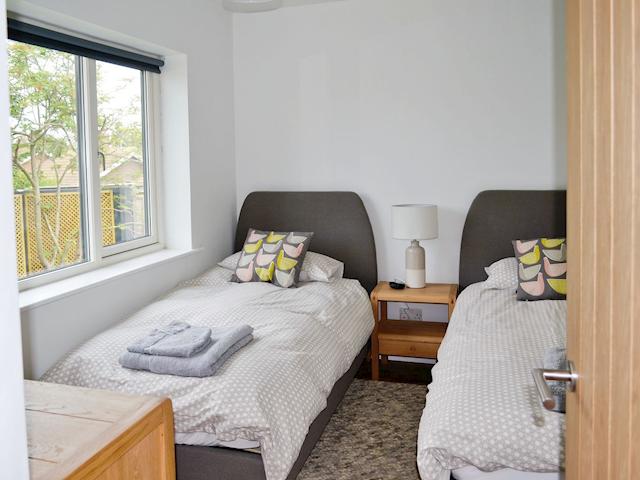 Airy twin bedroom | The Seashells, Brancaster Staithe, near Hunstanton