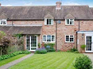 Rear exterior with garden | Fir Tree Cottage, Stretton-on-Fosse, near Moreton-in-Marsh