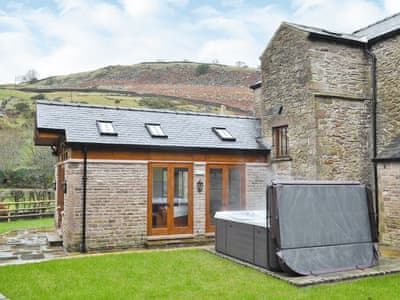 Wonderful farmhouse cottage complete with hot tub | The Farmhouse at Gradbach, Gradbach near Buxton