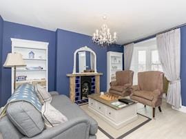 Frankland House, sleeps 12 in Whitby.