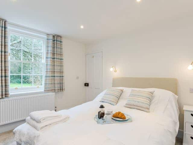 Cosy double bedroom | Pond Cottage, Boldre, near Lymington