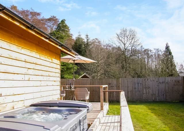 Buzzard Lodge - Acksea Lodges, Oswestry