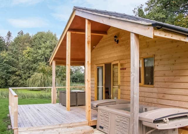 Moorhen Lodge - Acksea Lodges, Oswestry