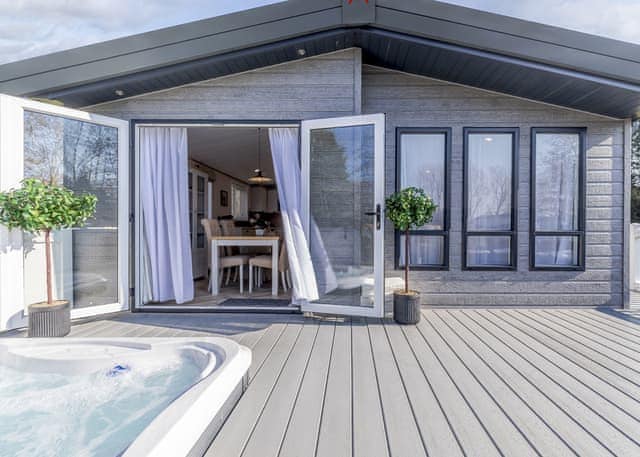Typical | Gold Lodge - Allerthorpe Country Park, Pocklington