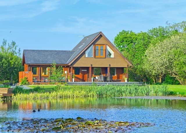 Tryfan Lodge - Anglesey Lakeside Lodges, Anglesey