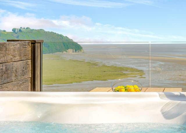 Milk Wood 2 Spa - Dylan Coastal Resort, Laugharne