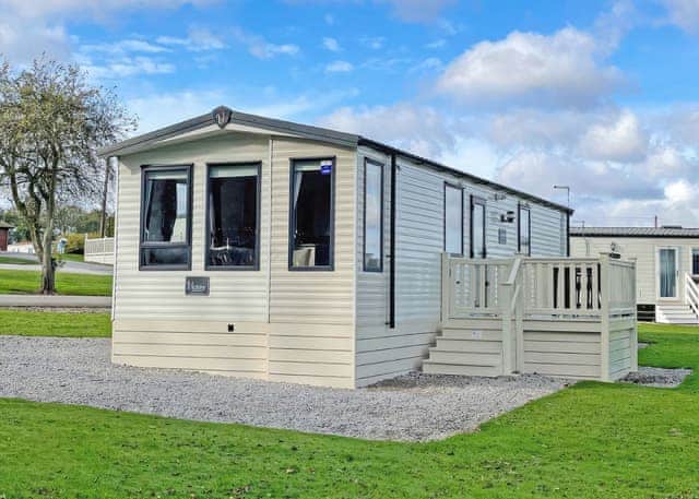 Maple Holiday Home Dog Friendly - Burton Constable Holiday Park, Sproatley