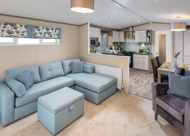 Platinum 3 Caravan with Decking - Brynteg Country and Leisure Retreat, Llanrug