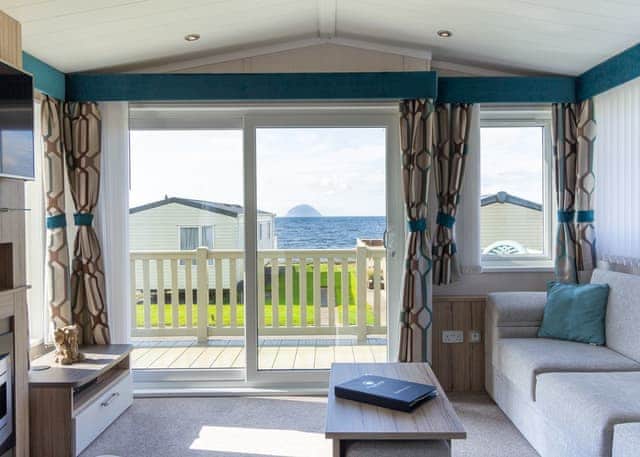 Ailsa Pet - Bennane Shore Holiday Park, Lendalfoot