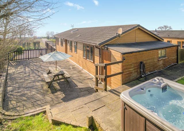 Platinum Lodge 1 - Bucklegrove Holiday Park, Cheddar,