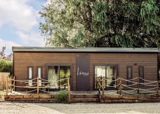 Liv Lodge 3 Bed - Black Bull Retreat, Barmston