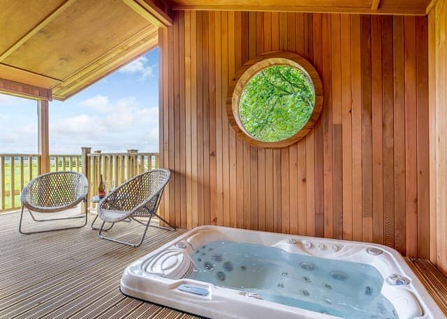 Duet Lodge - Bluewood Lodges, Cotswolds