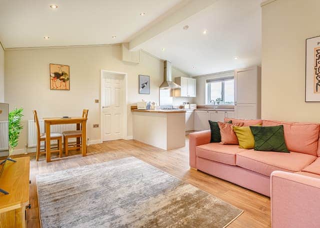 Duet Lodge 36 - Bluewood Lodges, Cotswolds