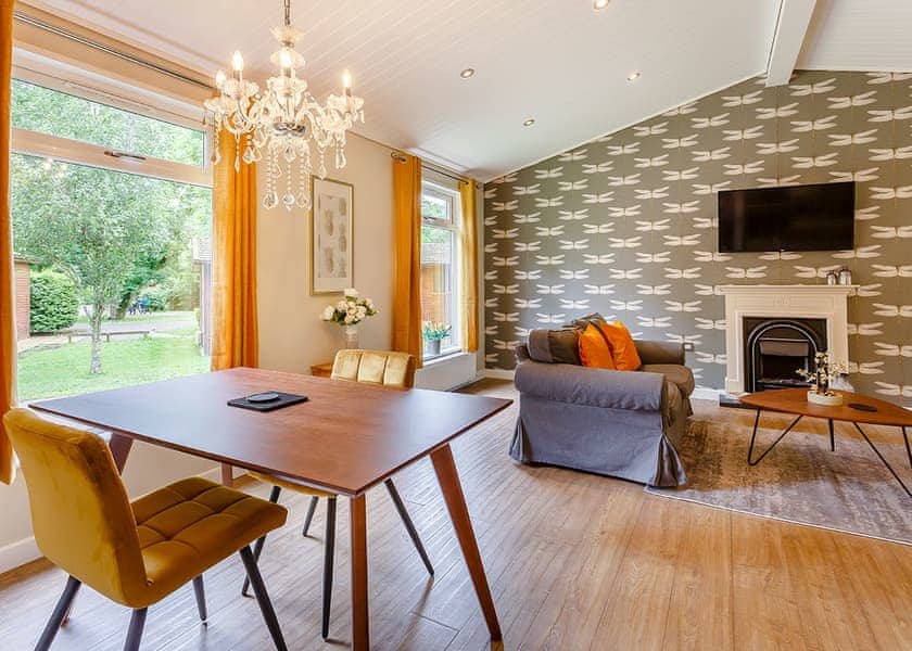 Cupid&rsquo;s Lodge - Bluewood Lodges, Cotswolds