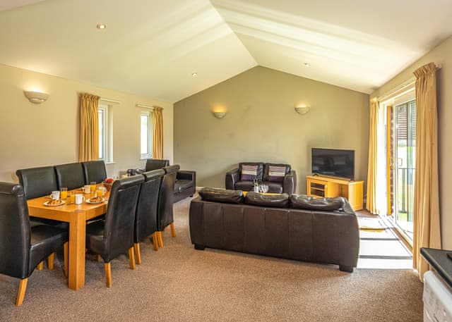 Bungalow 3 - Bodmin Holiday Park, Bodmin