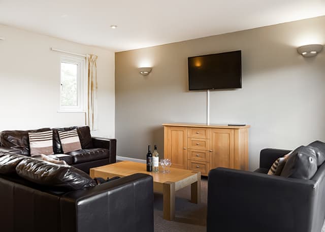 Bungalow 3 Pet Friendly - Bodmin Holiday Park, Bodmin