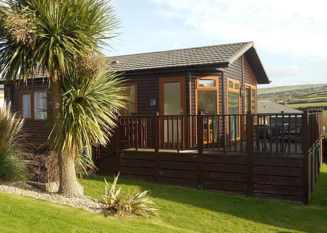 Country Holiday Lodge 4 VIP - Bossiney Bay, Tintagel