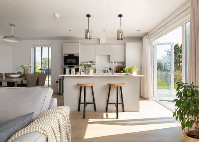 Sennen 3 Spa Roof Terrace (Pet) - Bude Coastal Resort, Stratton, Nr Bude