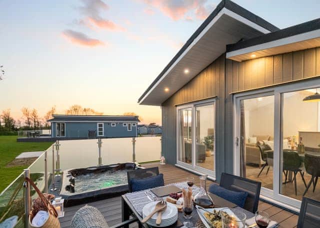 Mullion 2 Spa (Pet) - Bude Coastal Resort, Stratton, Nr Bude