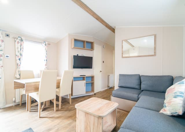 Gold 4 Caravan - Carlton Meres Holiday Park, Saxmundham