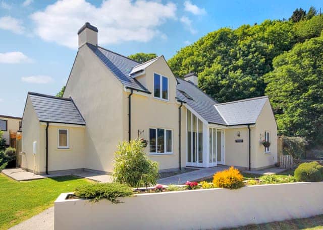 The Smugglers Cottage - Cardigan Bay Holiday Park, St Dogmaels, Pembrokeshire
