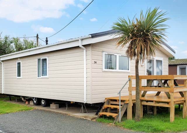 Superior Lodge (sleeps 8) - Castaways Holiday Park, Bacton-on-Sea