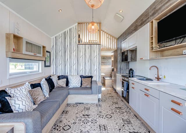Baird&rsquo;s Chalet (Pet) - Coldstream Holiday Park, Coldstream
