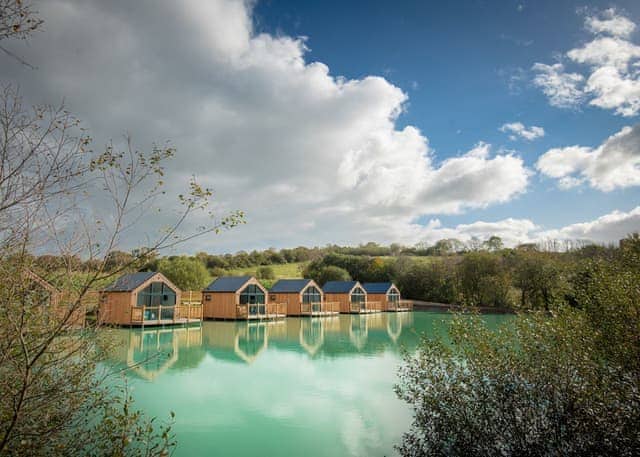 Lake Pod - Clawford Lakes Resort and Spa, Clawton, Nr Holsworthy