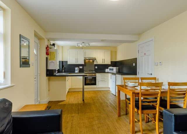 Coastfields Ground Floor Apartment - Coastfields Holiday Village, Ingoldmells, Skegness