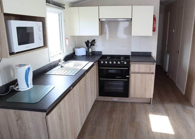 Silver 8 Caravan - Coastfields Holiday Village, Ingoldmells, Skegness
