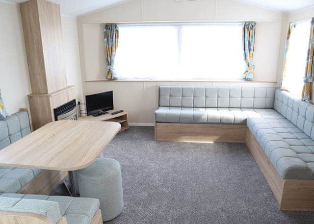 Silver 8 Caravan (Pet) - Coastfields Holiday Village, Ingoldmells, Skegness