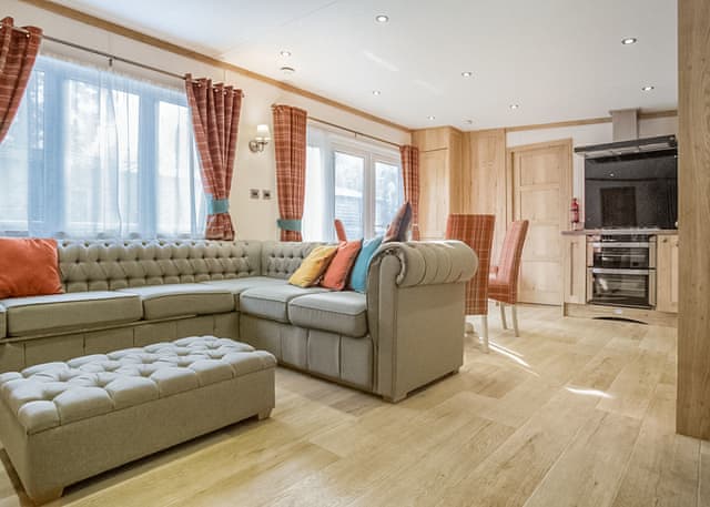 Heartwood Hot Tub 7 (5+2) Pet - Mersea Island Holiday Park, Mersea Island, Colchester