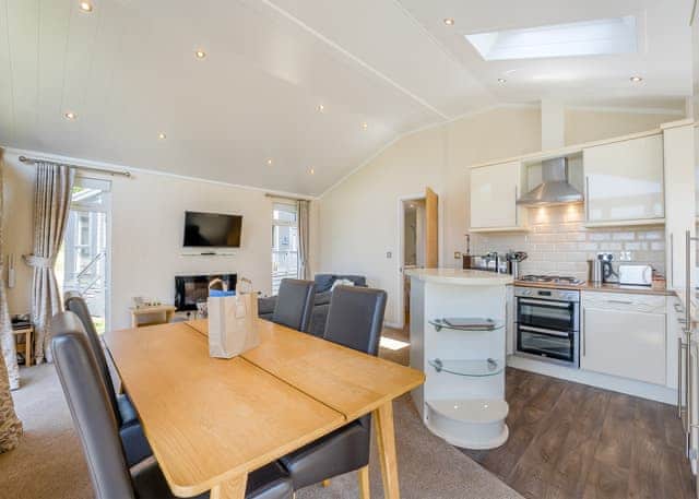 New Jersey Plus - Crowhurst Park Lodges, Battle