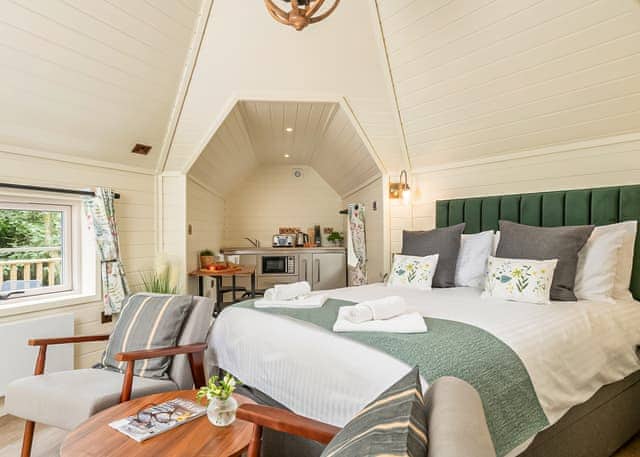 Two bedroom Treehouse (no Hot tub) - Otter Falls, Upottery, Honiton